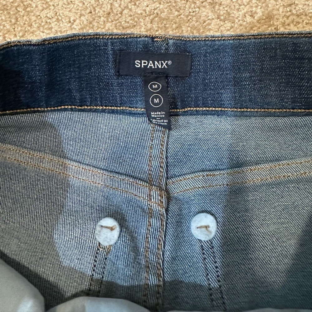 SPANXshape EveryWear Flare Jeans Size M - Picture 8 of 16